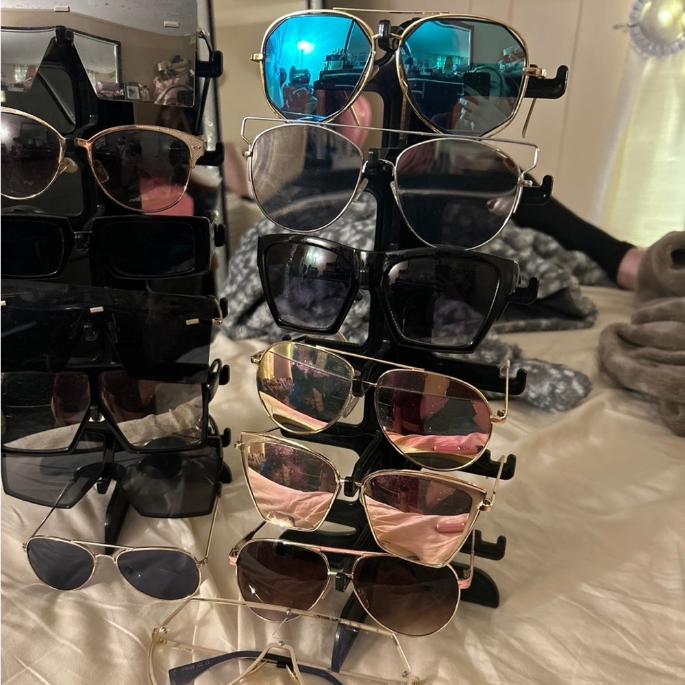 Sunglasses bundle - Picture 2 of 3